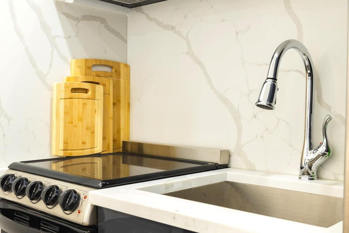 317-3d New Modern 1br W&d New York