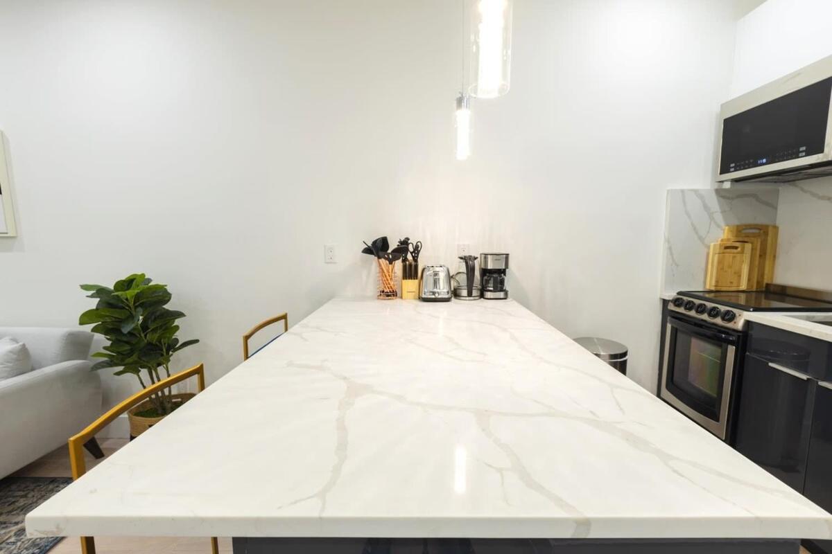 317-3d New Modern 1br W&d *