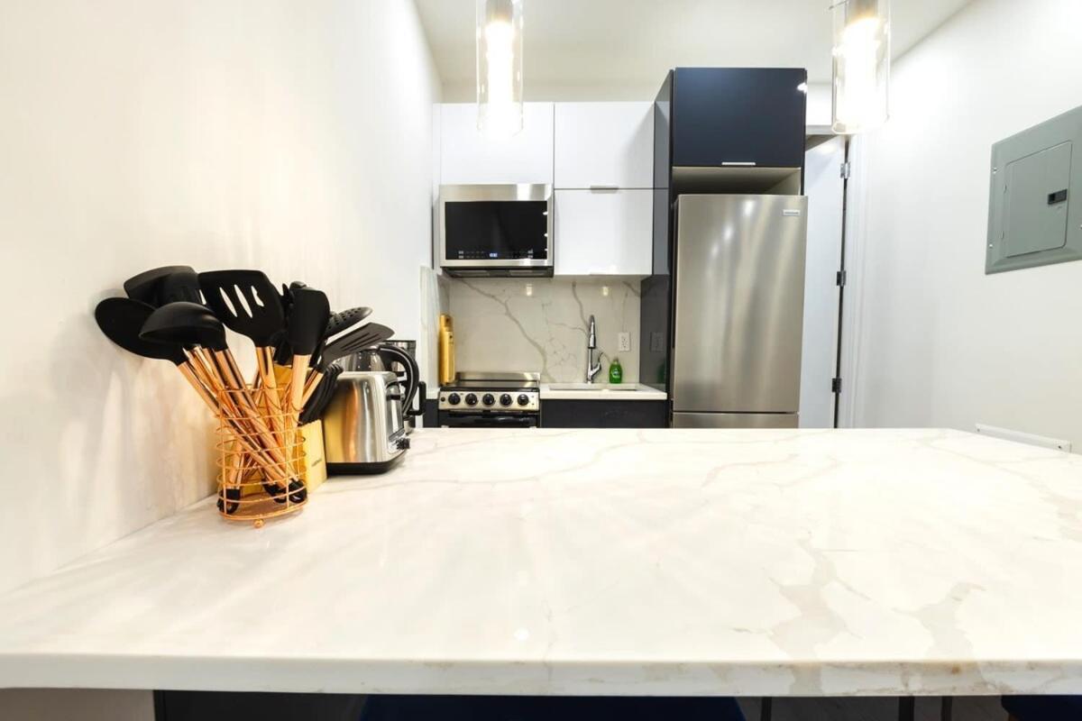 317-3d New Modern 1br W&d * New York