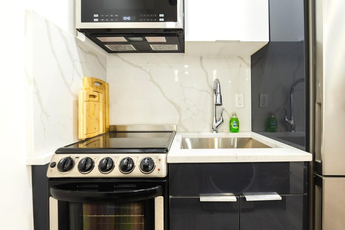 317-3d New Modern 1br W&d