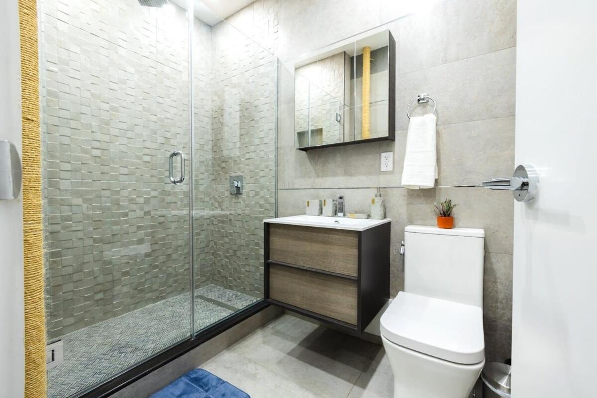 317-3d New Modern 1br W&d * New York